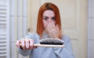 Lozione anticaduta per capelli: ecco i principi attivi che funzionano