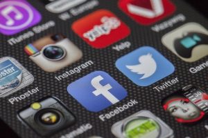 Perché gli aforismi sono così diffusi sui social network?